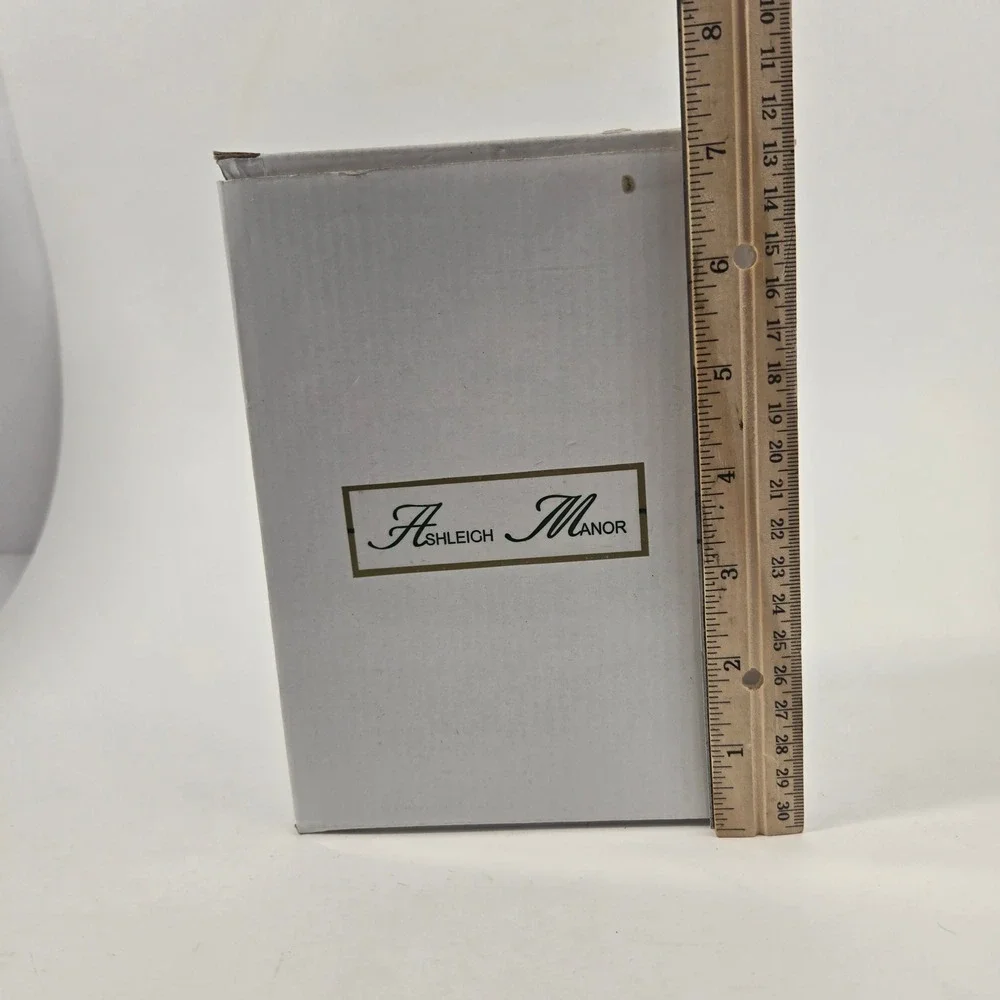 Ashleigh Manor elegant vintage